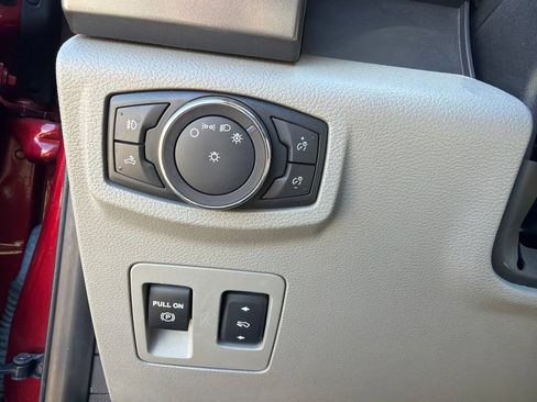 Used 2018 Ford F150 XLT w/ Equipment Group 302A Luxury AWD/4WD image 15