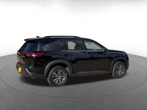 Used 2025 Nissan Pathfinder SV FWD image 15