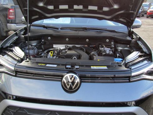 New 2026 Volkswagen Taos SE image 12