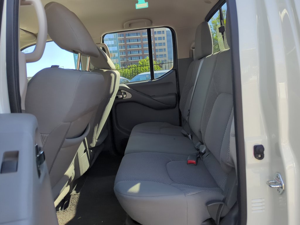 Used 2021 Nissan Frontier SV AWD/4WD image 9