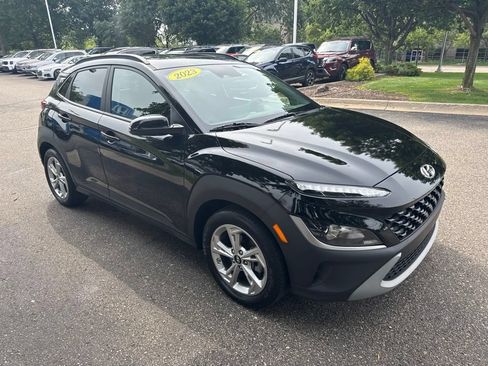 Used 2023 Hyundai Kona SEL w/ Convenience Package FWD image 6