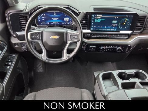 Used 2025 Chevrolet Silverado 1500 LT image 8