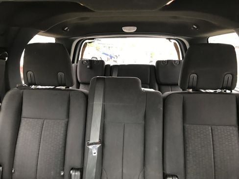 Used 2017 Ford Expedition XLT AWD/4WD image 17