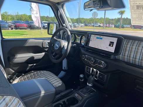 New 2026 Jeep Wrangler Unlimited Sport AWD/4WD image 19