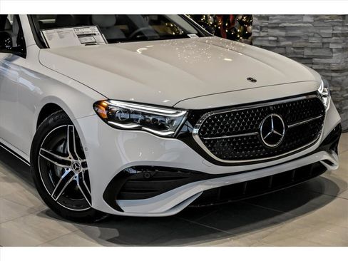 New 2026 Mercedes-Benz E 450 4MATIC Sedan image 2
