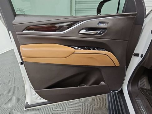 Used 2022 Cadillac Escalade Premium Luxury w/ Performance Package AWD/4WD image 32