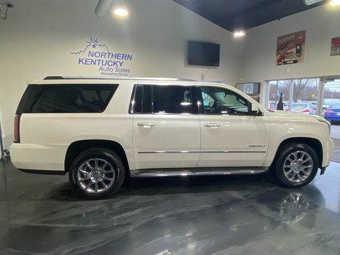 Used 2015 GMC Yukon XL Denali w/ Touring Package AWD/4WD image 3