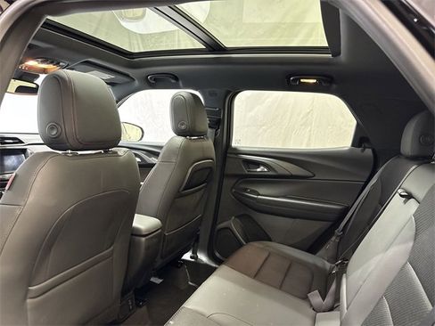 Used 2022 Chevrolet TrailBlazer RS w/ Sun and Liftgate Package image 14