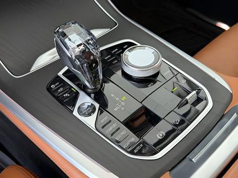 Used 2022 BMW X7 xDrive40i w/ Executive Package image 32