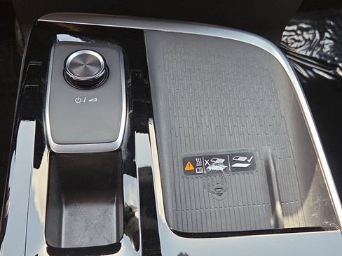 Certified 2025 Buick Enclave Preferred FWD image 49