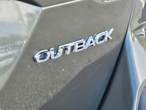 Used 2022 Subaru Outback Premium image 8