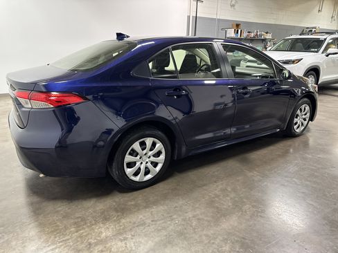 Used 2023 Toyota Corolla LE image 3