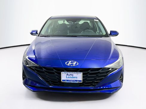 Used 2023 Hyundai Elantra SEL w/ Convenience Package FWD image 2