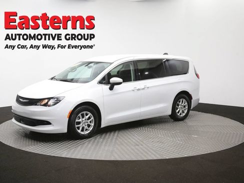 Used 2022 Chrysler Voyager LX FWD image 55