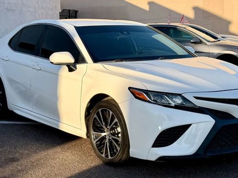 Used 2020 Toyota Camry SE FWD image 7