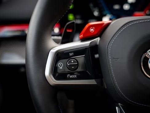 Used 2025 BMW M5 w/ Executive Package image 38