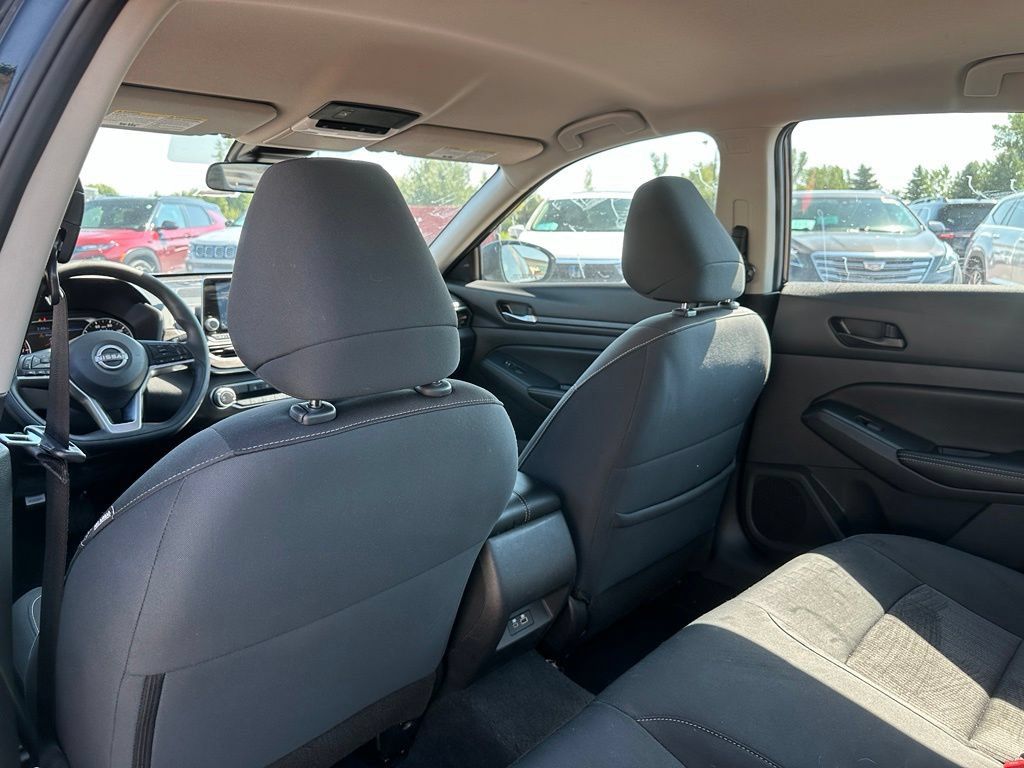Used 2025 Nissan Altima 2.5 SV AWD/4WD image 23