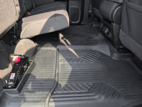 Used 2025 Chevrolet Silverado 2500 LT AWD/4WD image 18