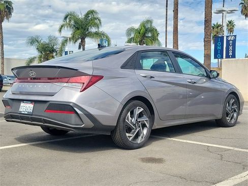 Used 2025 Hyundai Elantra Sport image 24
