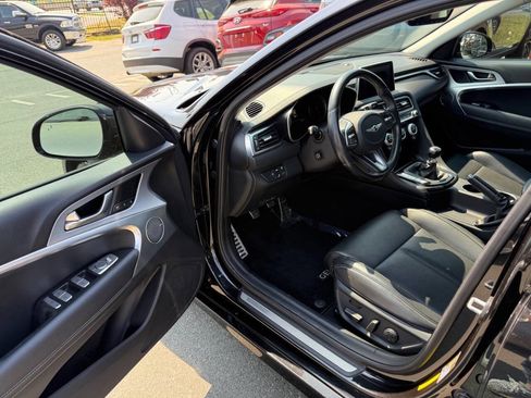 Used 2019 Genesis G70 2.0T Sport RWD image 7