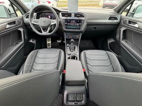 Certified 2023 Volkswagen Tiguan SEL R-Line image 13
