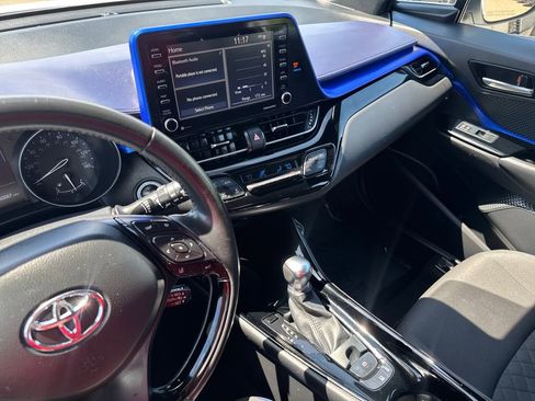 Used 2020 Toyota C-HR XLE FWD image 21