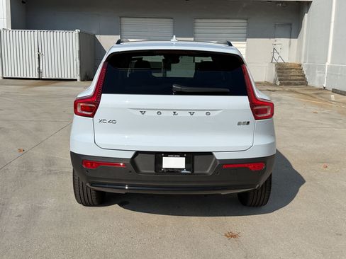 Used 2026 Volvo XC40 B5 Plus w/ Protection Package Premier AWD/4WD image 9