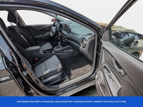 Used 2022 Hyundai Kona SE image 18