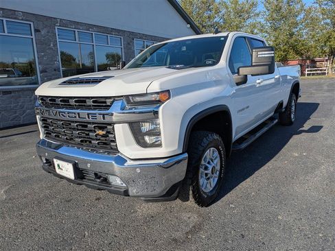 Used 2021 Chevrolet Silverado 2500 LT w/ Convenience Package image 2