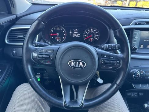 Used 2017 Kia Sorento AWD w/ LX Convenience Package image 32