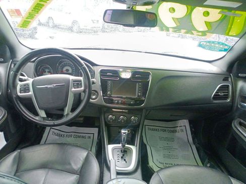 Used 2011 Chrysler 200 Limited image 6