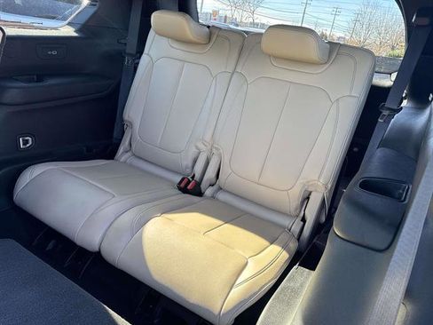 Used 2023 Jeep Grand Cherokee L Limited image 10