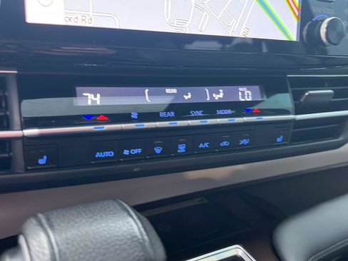 Certified 2022 Toyota Sienna XLE w/ XLE Plus Package image 27