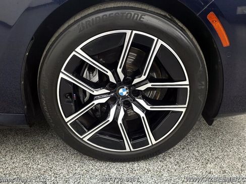 Used 2024 BMW 740i xDrive w/ Executive Package AWD/4WD image 34