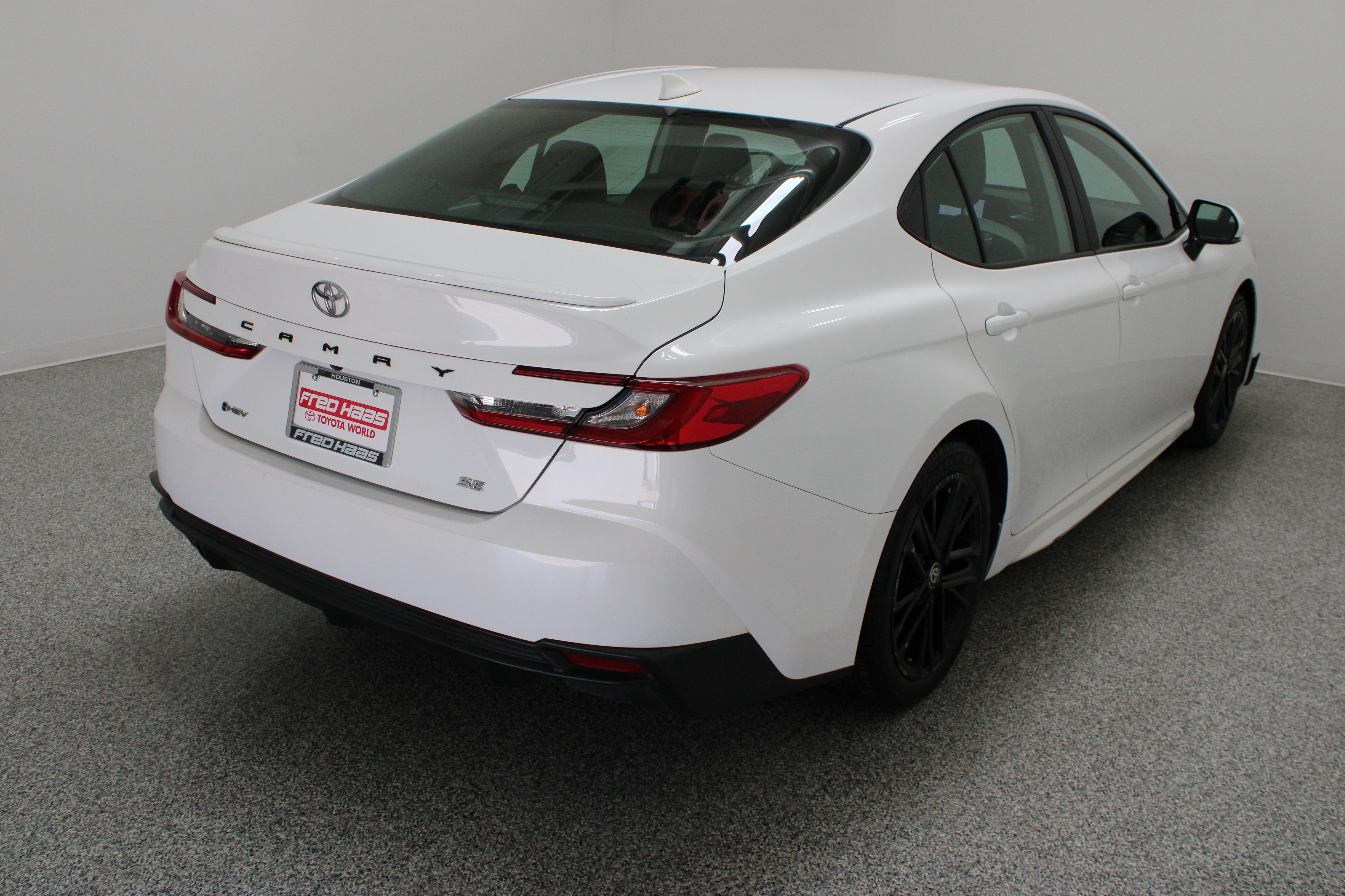 Used 2025 Toyota Camry SE FWD image 7