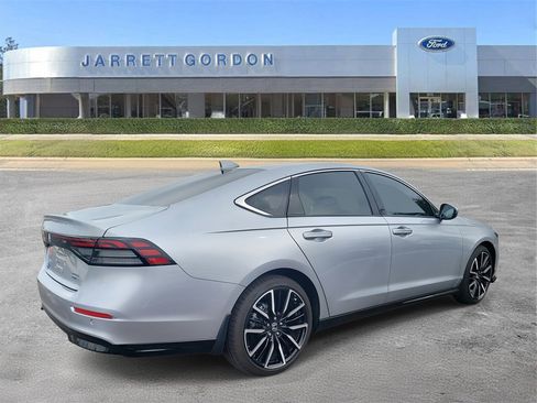 Used 2024 Honda Accord Touring image 4