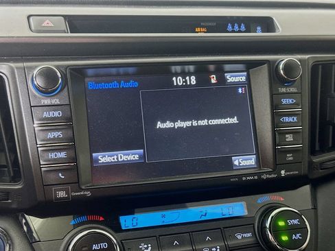 Used 2018 Toyota RAV4 SE AWD/4WD image 25