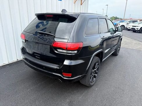 Used 2019 Jeep Grand Cherokee Altitude AWD/4WD image 8