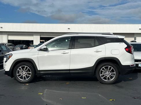 Used 2024 GMC Terrain SLT image 6