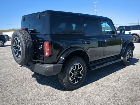New 2026 Ford Bronco Outer Banks image 3