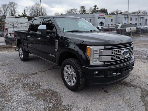Used 2018 Ford F250 Platinum w/ Platinum Ultimate Package image 2