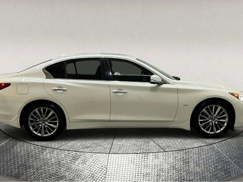 Used 2019 INFINITI Q50 Luxe w/ Essential Package (3.0T Luxe) image 9