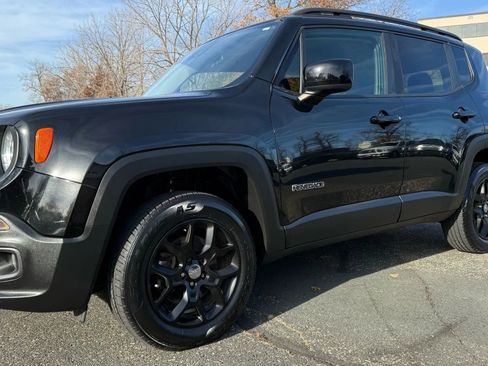 Used 2017 Jeep Renegade Latitude image 1