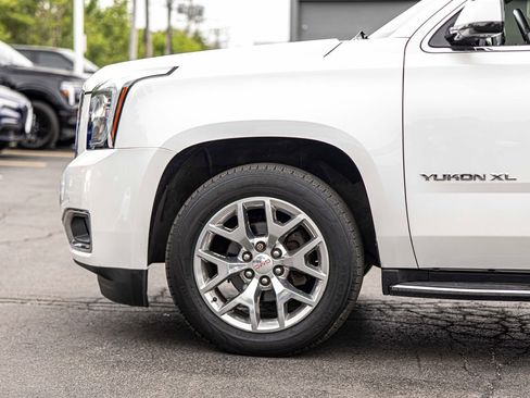 Used 2017 GMC Yukon XL SLT w/ Open Road Package AWD/4WD image 8