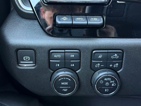 Used 2024 Chevrolet Silverado 2500 LTZ w/ LTZ Convenience Package image 26