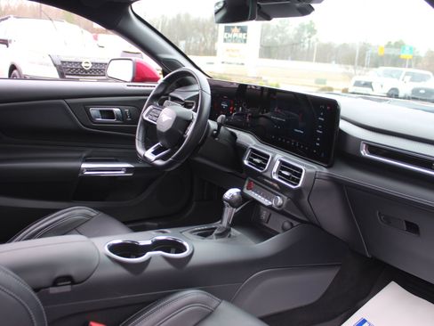 Used 2025 Ford Mustang GT Premium image 25