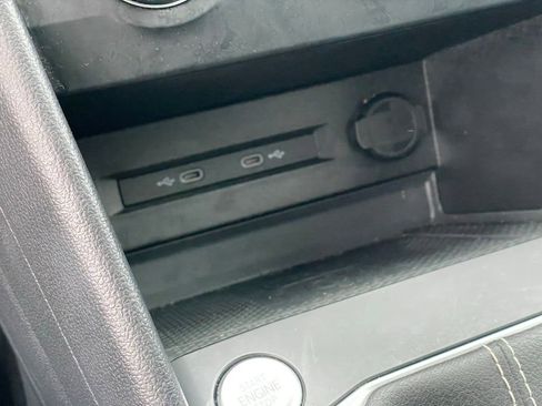 Certified 2022 Volkswagen Taos SE w/ Panoramic Sunroof Package image 22