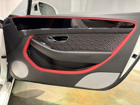 Used 2022 Bentley Continental GT Speed image 29