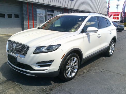 Used 2019 Lincoln MKC Select w/ Select Plus Package AWD/4WD image 12