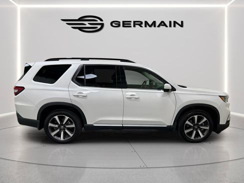 Certified 2023 Honda Pilot Touring image 9